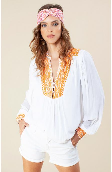Halebob. Embrodery blouse