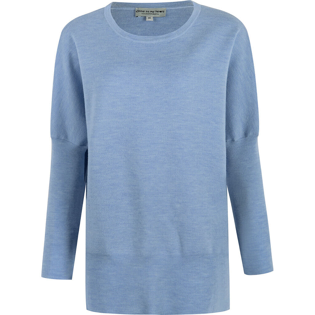 Close to my heart. Bonnie sweater light blue