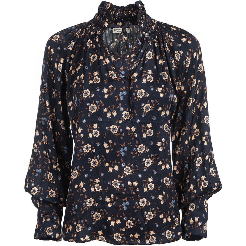 Close to my heart. Oprah blouse floral
